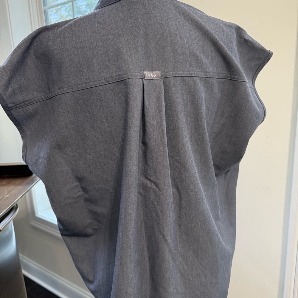 Figs Graphite Rafaela Oversized Technical Collection Top - Picture 3 of 5